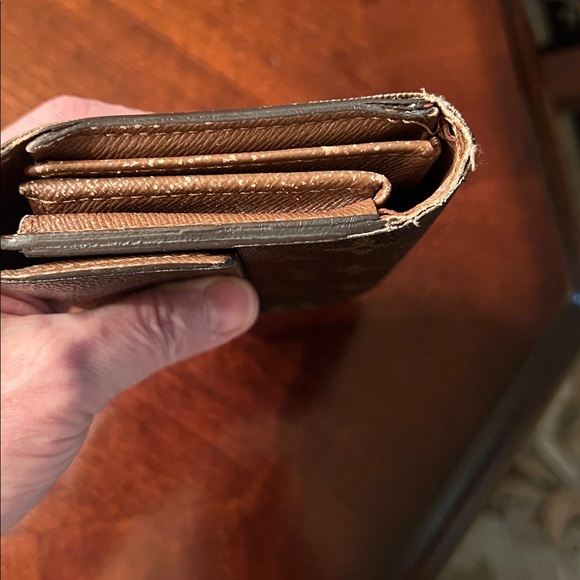 Louis Vuitton Brown Monogram Wallet
Good used condition. Lots of use left - Picture 2 of 16